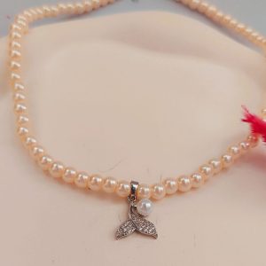 گردنبند مرواریدی با پلاک سواروسکی