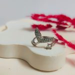 انگشتر دم‌وال نگین‌دار