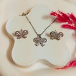 نیم‌ست پاپیون نگین‌دار