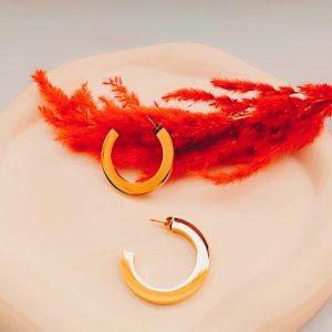 گوشواره نیمحلقه آیینهای