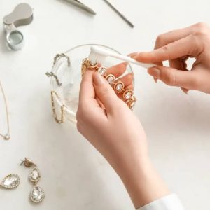 چطور از بدلیجات مراقبت کنیم تا تغییر رنگ ندهند؟